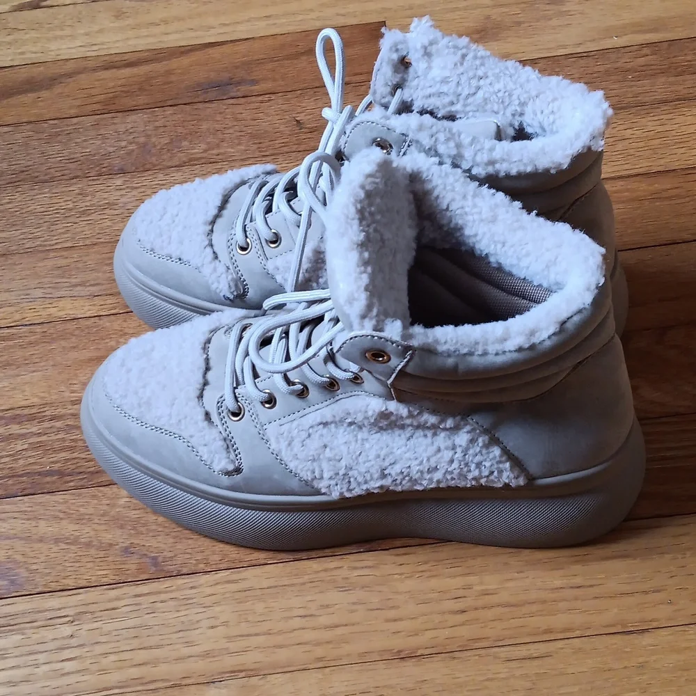 Steve Madden Dream Shearling Platform Boot ■ Women's Size 10